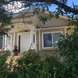 Cozy Bedrooms 3*, Vancouver Canada